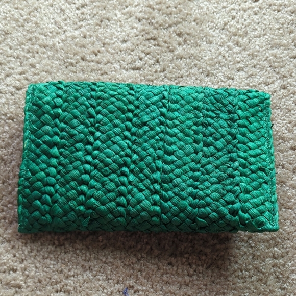 Green Woven Clutch - Picture 3 of 6